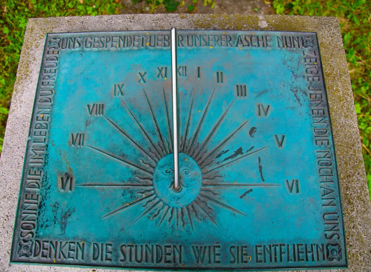 Sonnenuhr